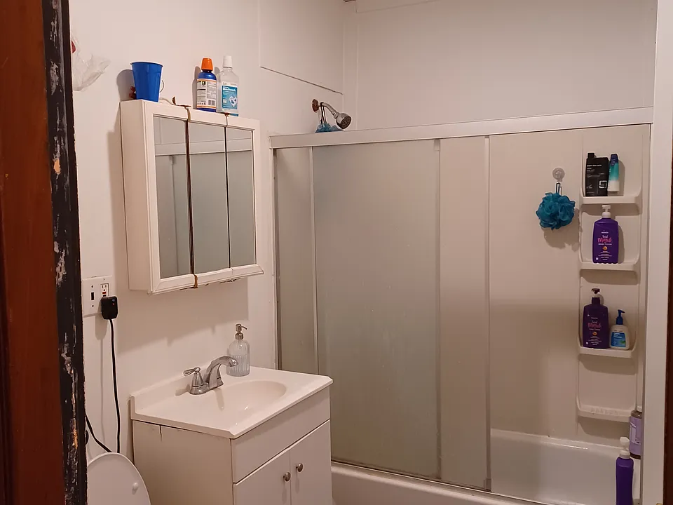 Spacious Bathroom