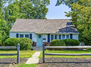 12 Koster Ct, Huntington Station, NY