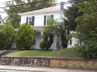 1208 W Beverley St, Staunton, VA 24401