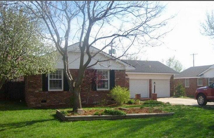 1st image of 2816 Chaucer Dr