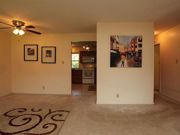 4th image of 9121 E Linda Cir