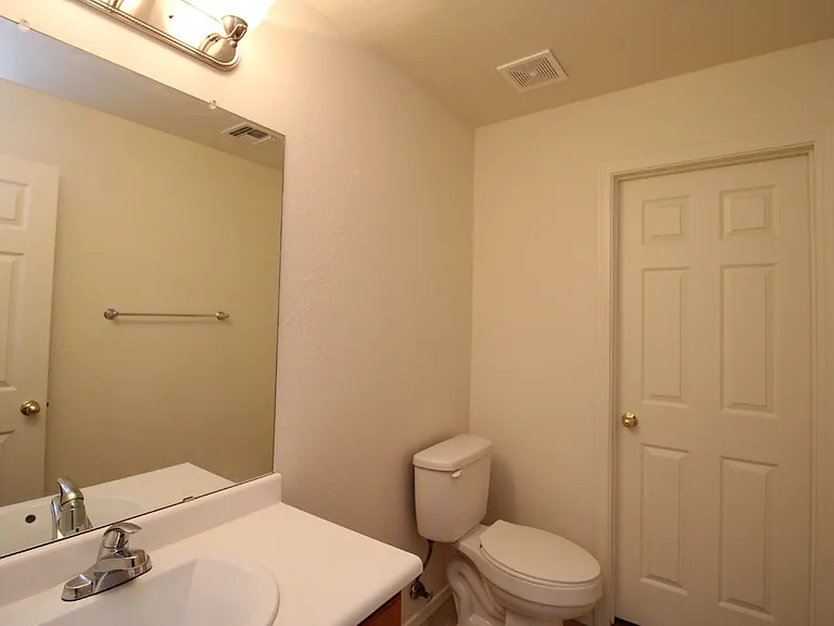 7308 S 37th Gln — Photo 13