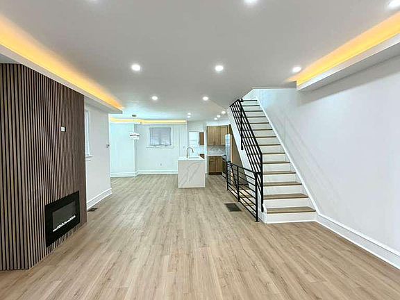 3rd image of 4216 Decatur St