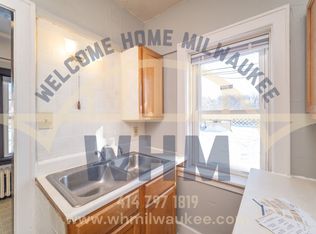 502 N 39th St APT 4, Milwaukee, WI 53208