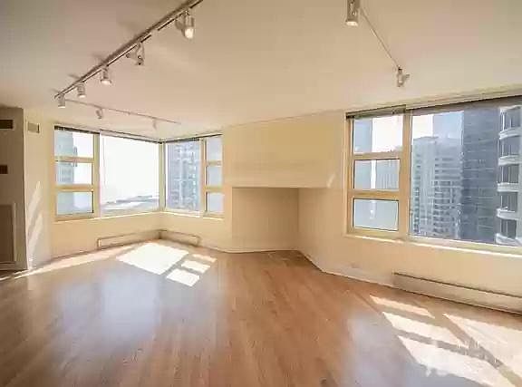 3rd image of 401 E Ontario St APT 2510