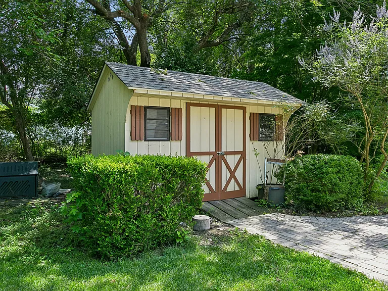 7976 Laura Ann Ln — Photo 45