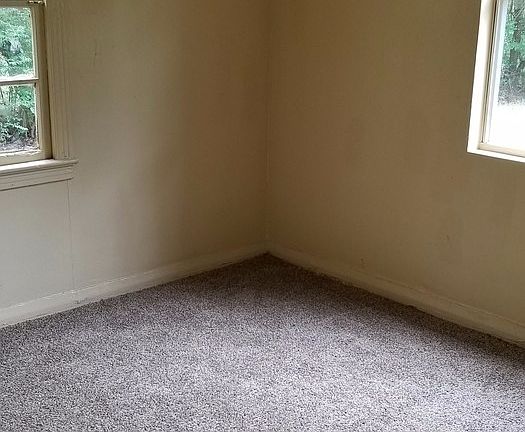 5th image of 3418 Clark St