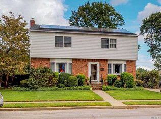 3983 Florence Rd, Seaford, NY 11783