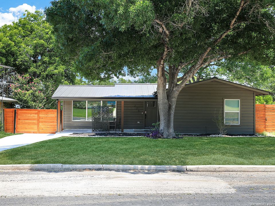 1st image of 226 KAREN LN
