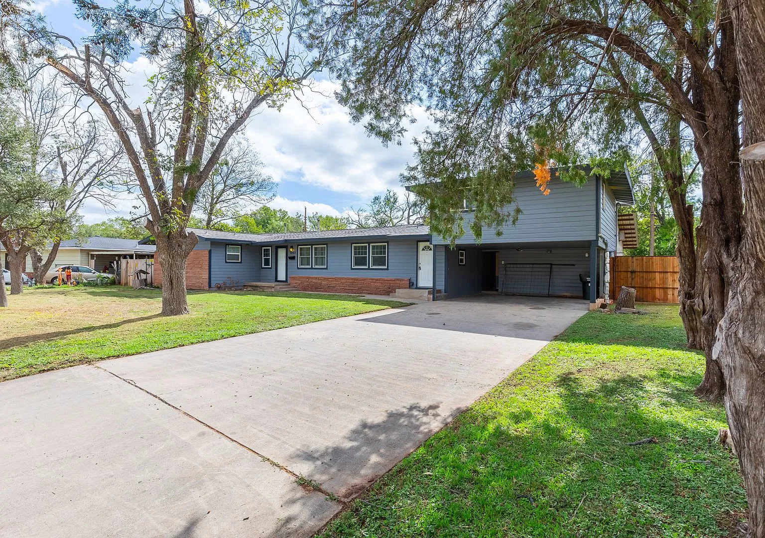 3865 Whittier Street — Photo 4