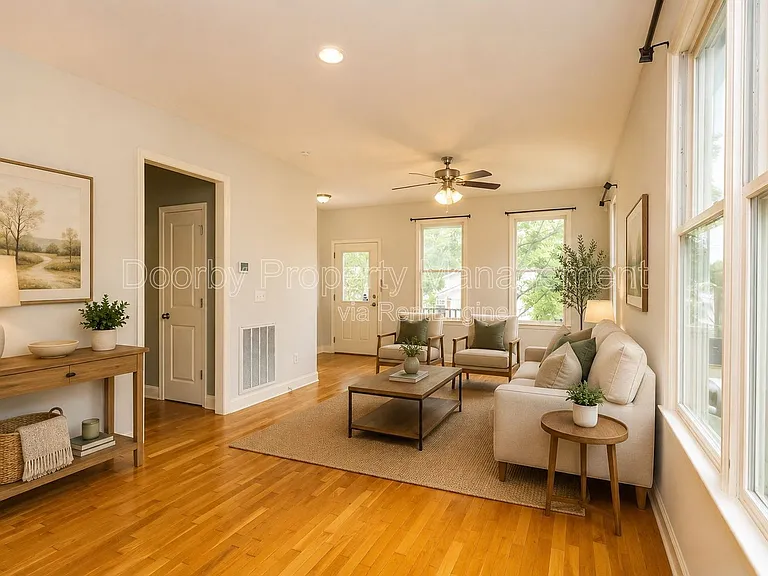 226 N Hickory St — Photo 4