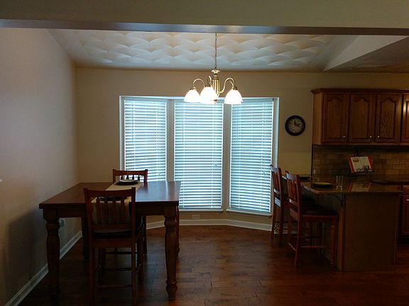 3rd image of 521 Eastview Dr