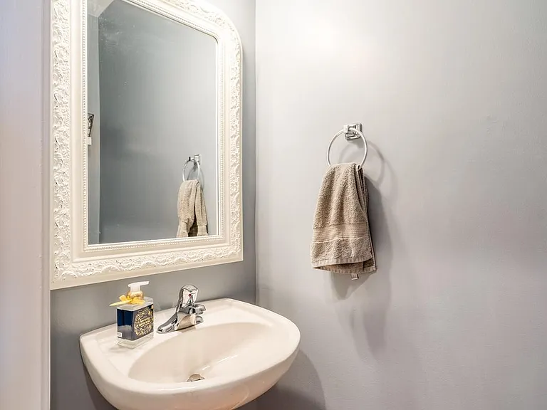18081 Camdenhurst Dr — Photo 16