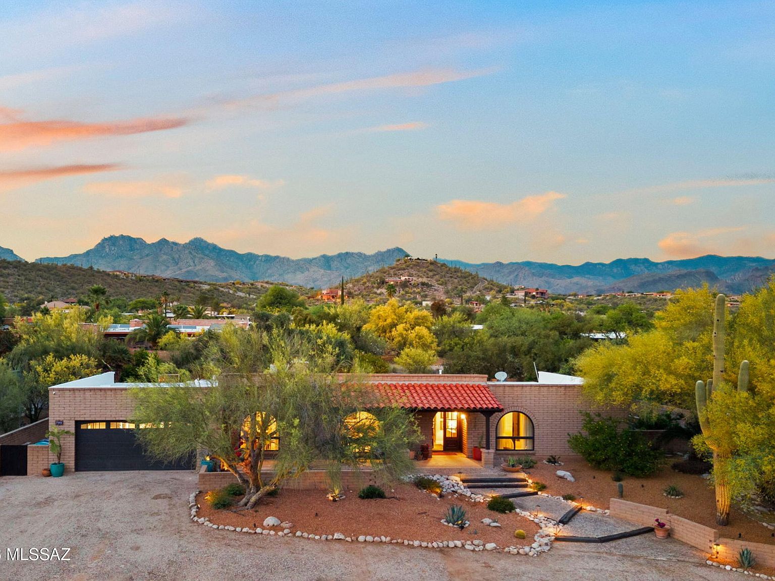 Azページ 7701 E Knollwood Cir, Tucson, AZ 85750 | Zillow