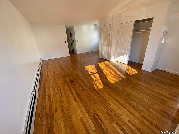3rd image of 9317 90th Ave Fl 1