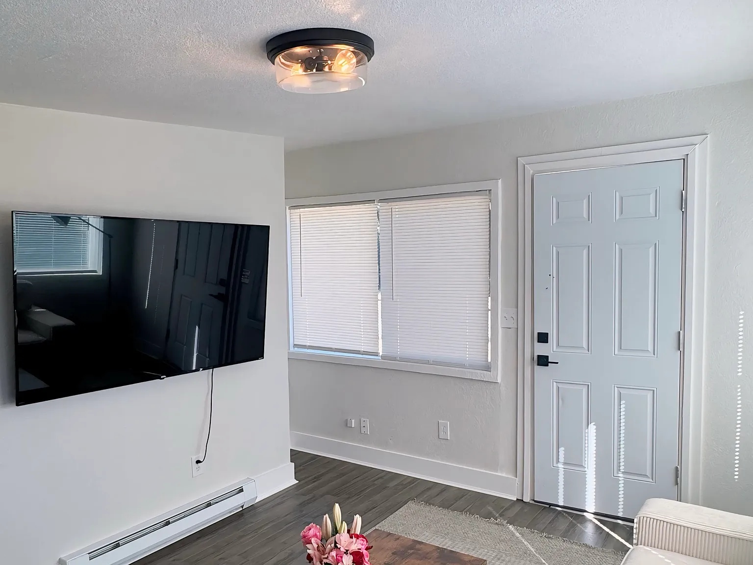 1 bed, 450 sqft, $1,700 — Photo 4