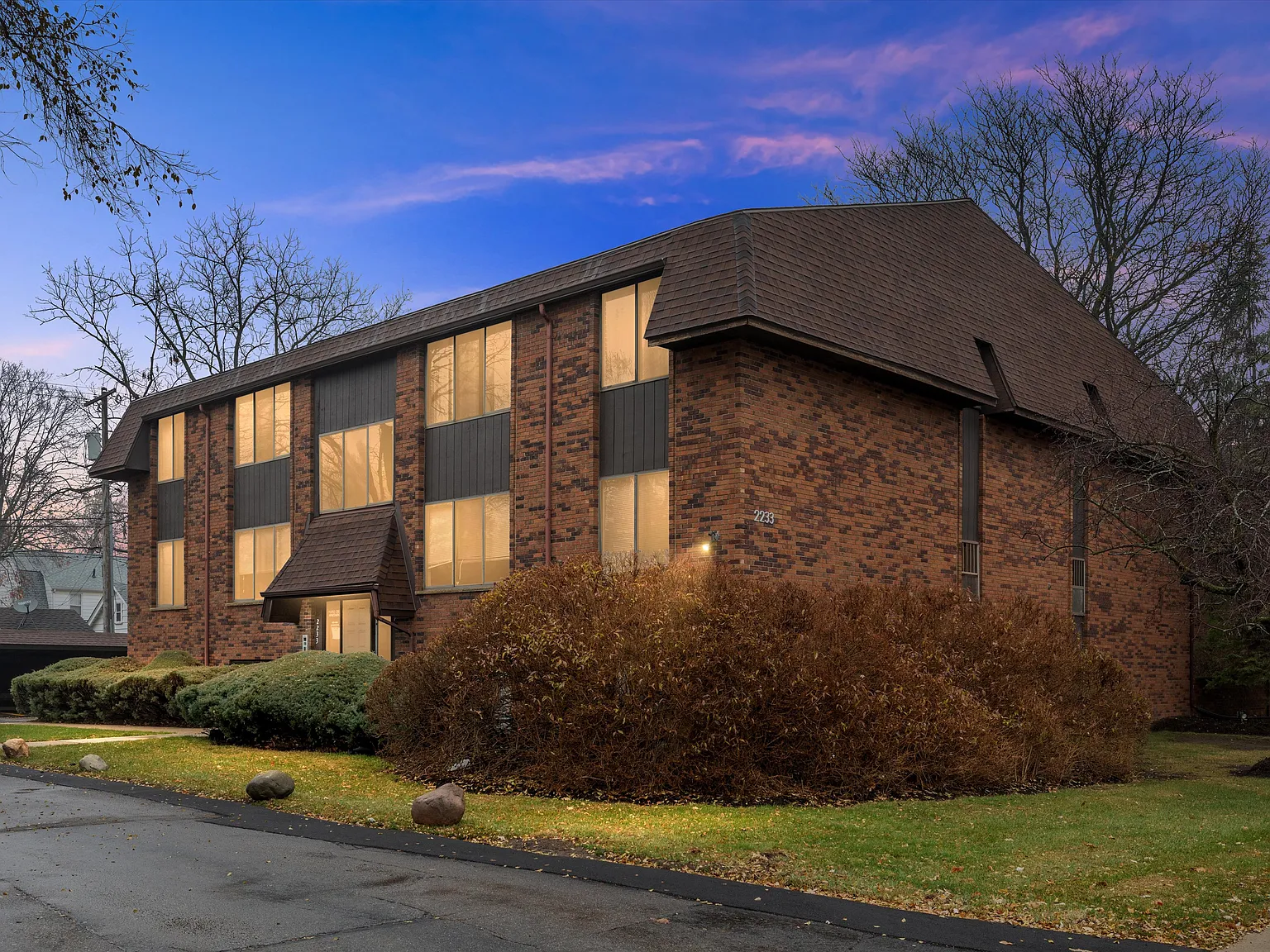 Maplecrest Apartments — Photo 2