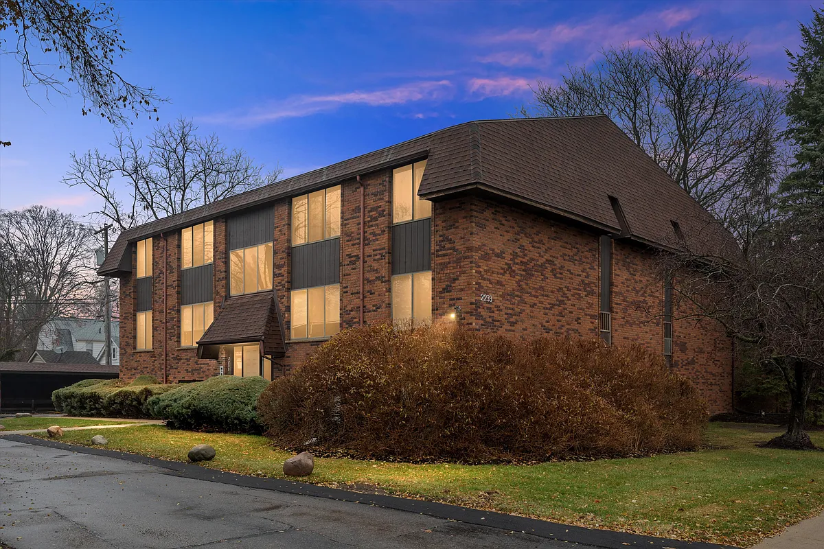 Building Photo - Maplecrest Apartments