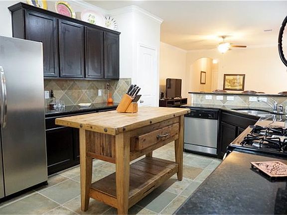 5th image of 6879 Laurel Springs Ln