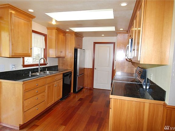 5th image of 8722 147th Ave NE
