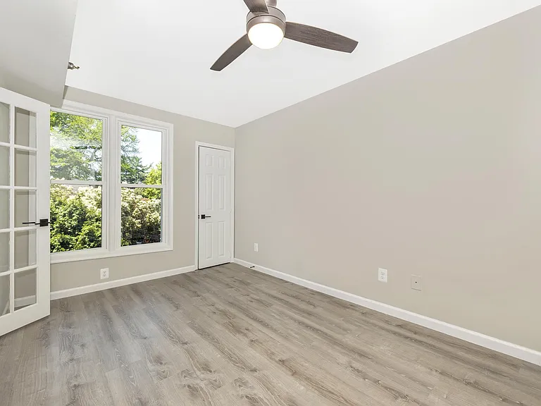 205 N Market St — Photo 33