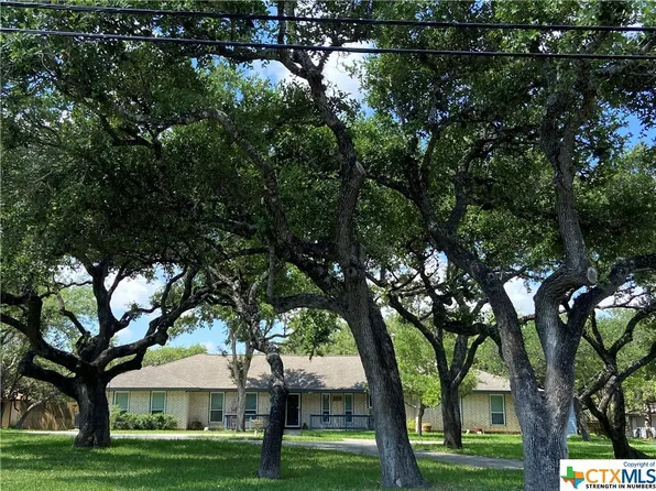 2331 W Highland Ave, Aransas Pass, TX 78336