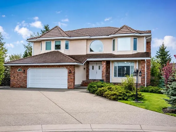 35 N Candle Ct SW, Calgary, AB T2W 6B6