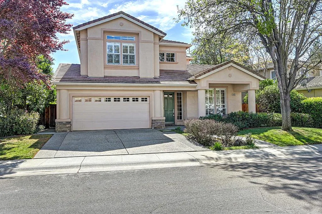 1651 Joshua Tree St photo 1