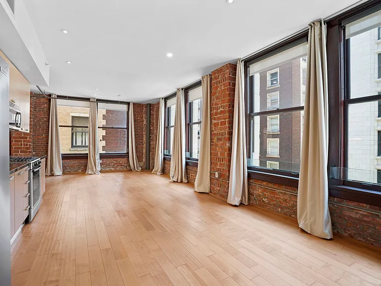 460 S Spring St #512 — Photo 3
