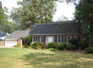 920 Queen Elizabeth Dr, Virginia Beach, VA 23452