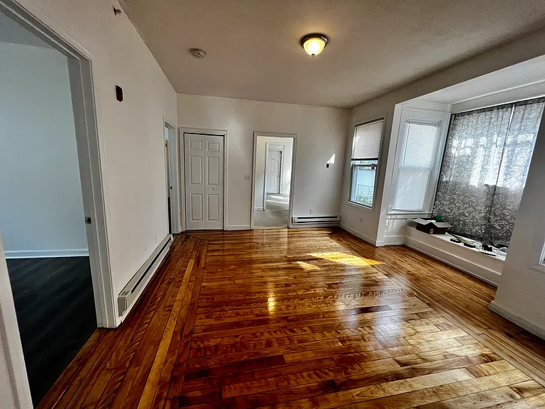 3-5 Woodbine St #1 — Photo 3