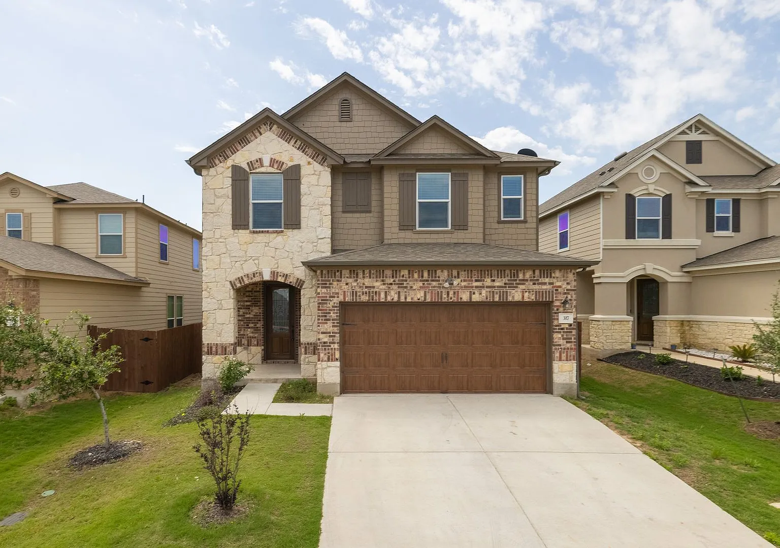 Like New in Georgetown! Spacious 3-Bedroom Home with Large Backyard — Photo 1