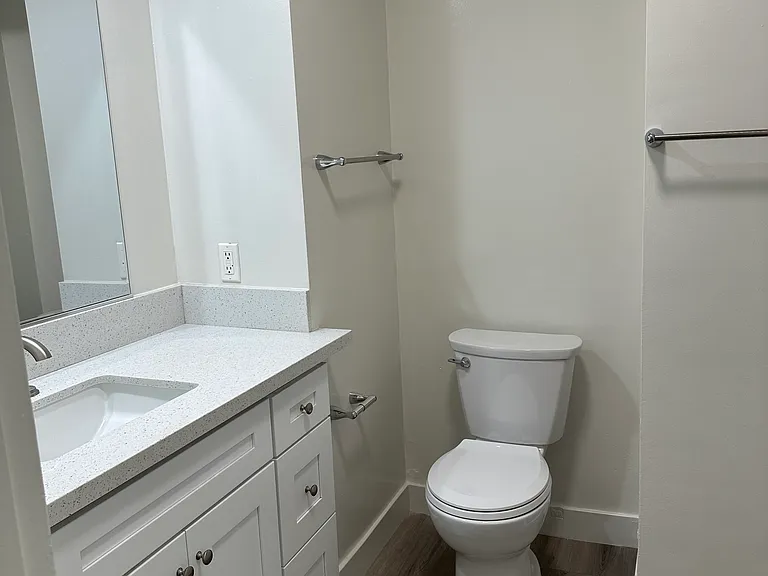 805 Arcadia Ave — Photo 9