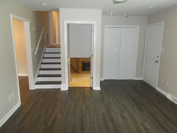 4th image of 248 British Woods Dr