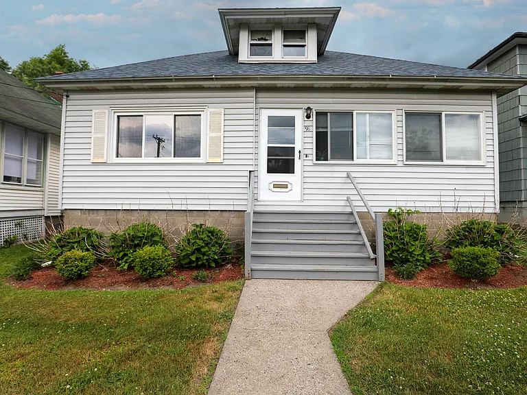 98 Hurley Ave — Photo 1