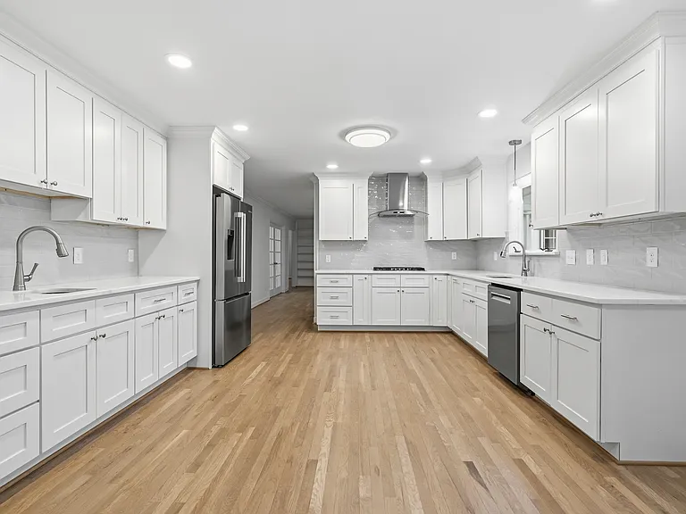 1504 Homestead Rd — Photo 29