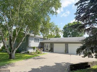 565 Lake Dr W, Annandale, MN 55302