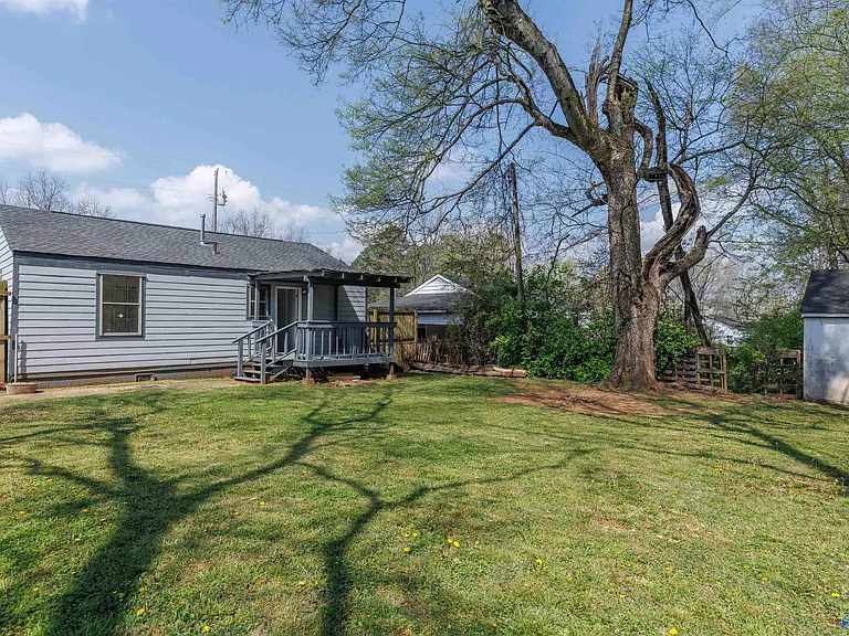 214 Richmond Dr NW — Photo 15