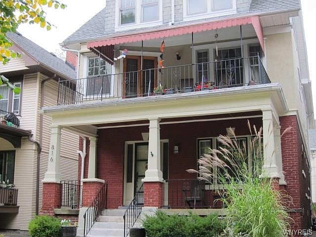 2nd image of 816 Richmond Ave