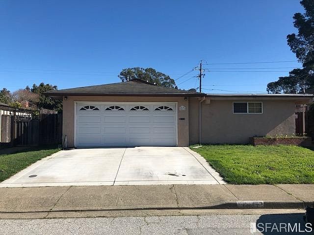 1st image of 2611 Fleetwood Dr