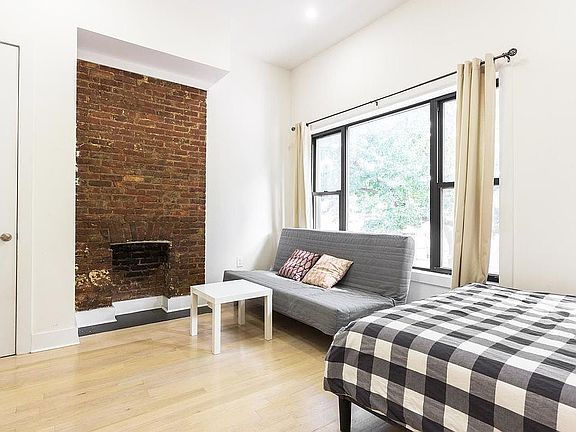 5th image of 1239 Putnam Ave Unit Townhouse