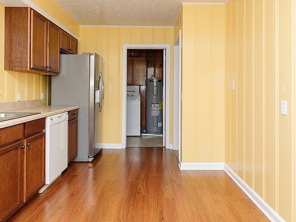 5th image of 801 Sunny Ln