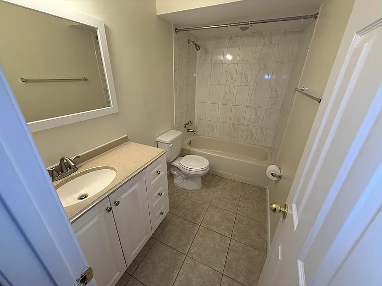 505 W Diamond Ave — Photo 9