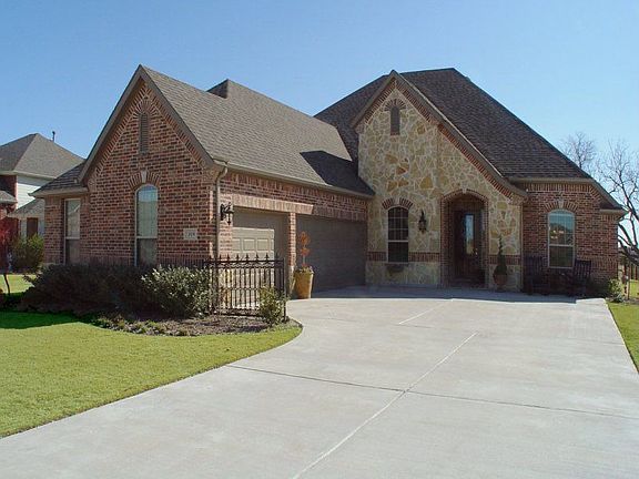 2nd image of 319 Parke Lake Dr