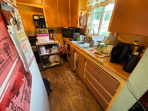 4th image of 3022 W Elm St