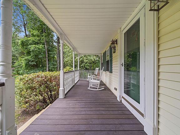 3rd image of 25 Camp Sargent Road