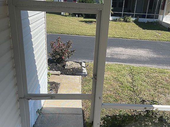 4th image of 616 Clove Ln