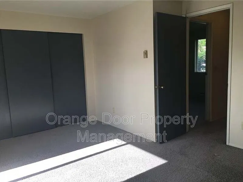 2 bed, 1.0 bath, 900 sqft, $1,700 — Photo 3