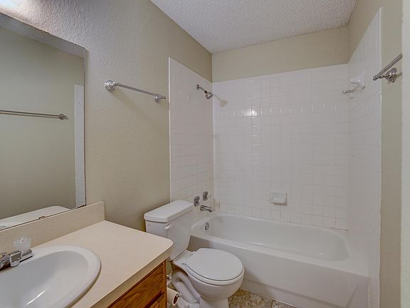 3rd image of 4637 Sausalito Dr