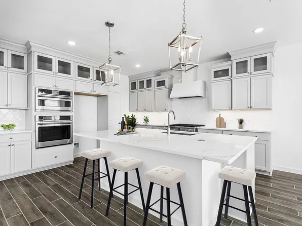 12907 Old Fashion Cir, Mont Belvieu, TX 77535